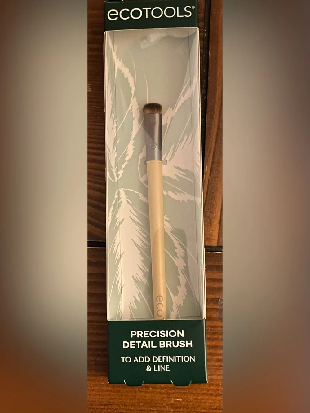 ecotools Precision Detail Brush - beige handle with brown bristles